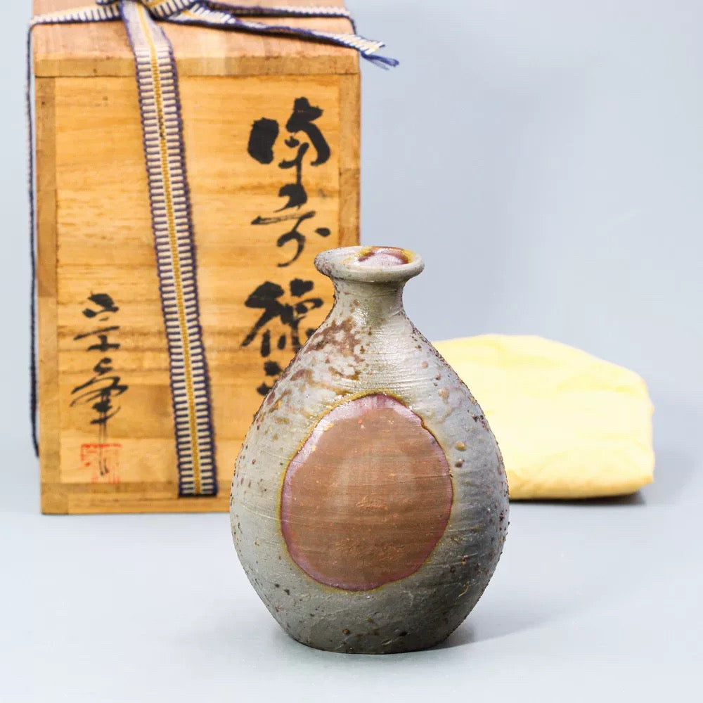 Bizen Ware Tokkuri / Vase by Yoshimoto Sōhō (Late 20th Century, Peony-Mochi Ash Glaze, Mitsumi Kiln) - Rin Essense