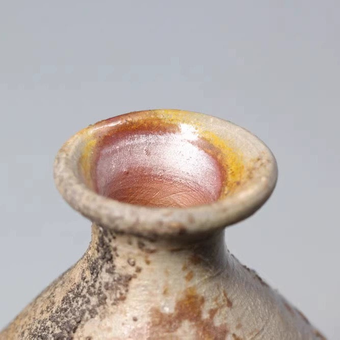 Bizen Ware Tokkuri / Vase by Yoshimoto Sōhō (Late 20th Century, Peony-Mochi Ash Glaze, Mitsumi Kiln) - Rin Essense
