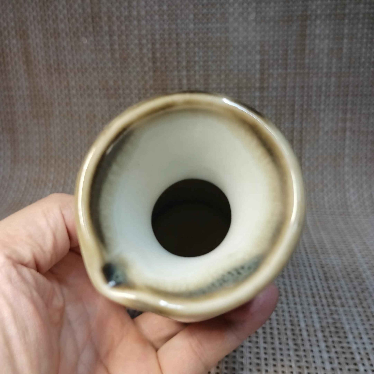 Mino-yaki White-Glazed Tokkuri with Brush Pattern (13cm)