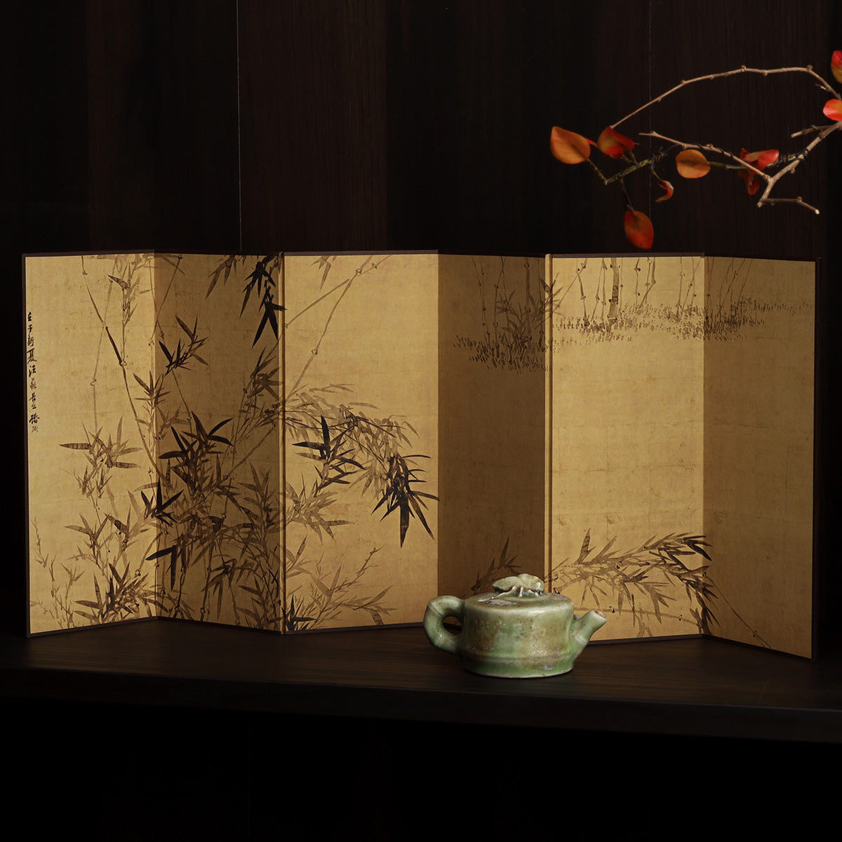 Rin Essense Japanese shoji folding screen with gold bamboo painting and ceramic teapot display