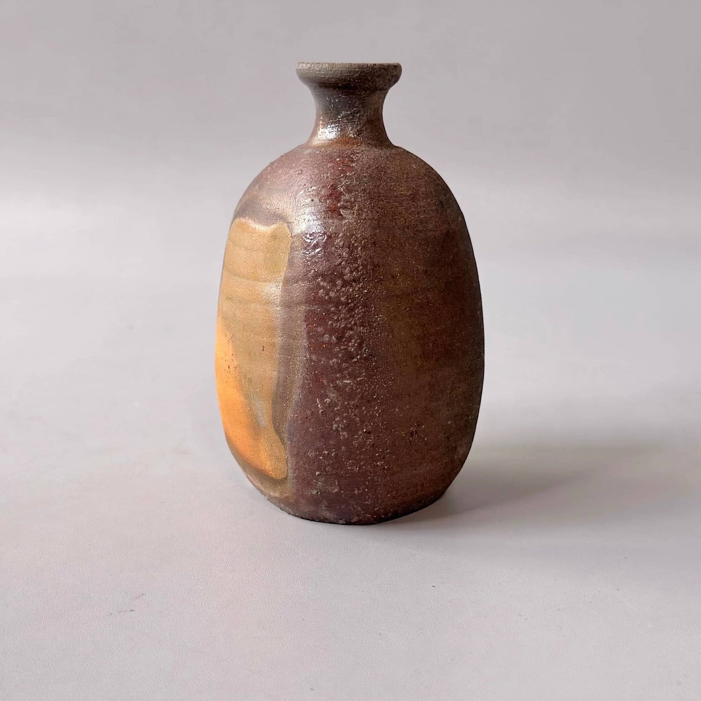 Bizen Ware Tokkuri / Vase (Mitsumi, Okayama – One-of-a-Kind Piece) - Rin Essense 