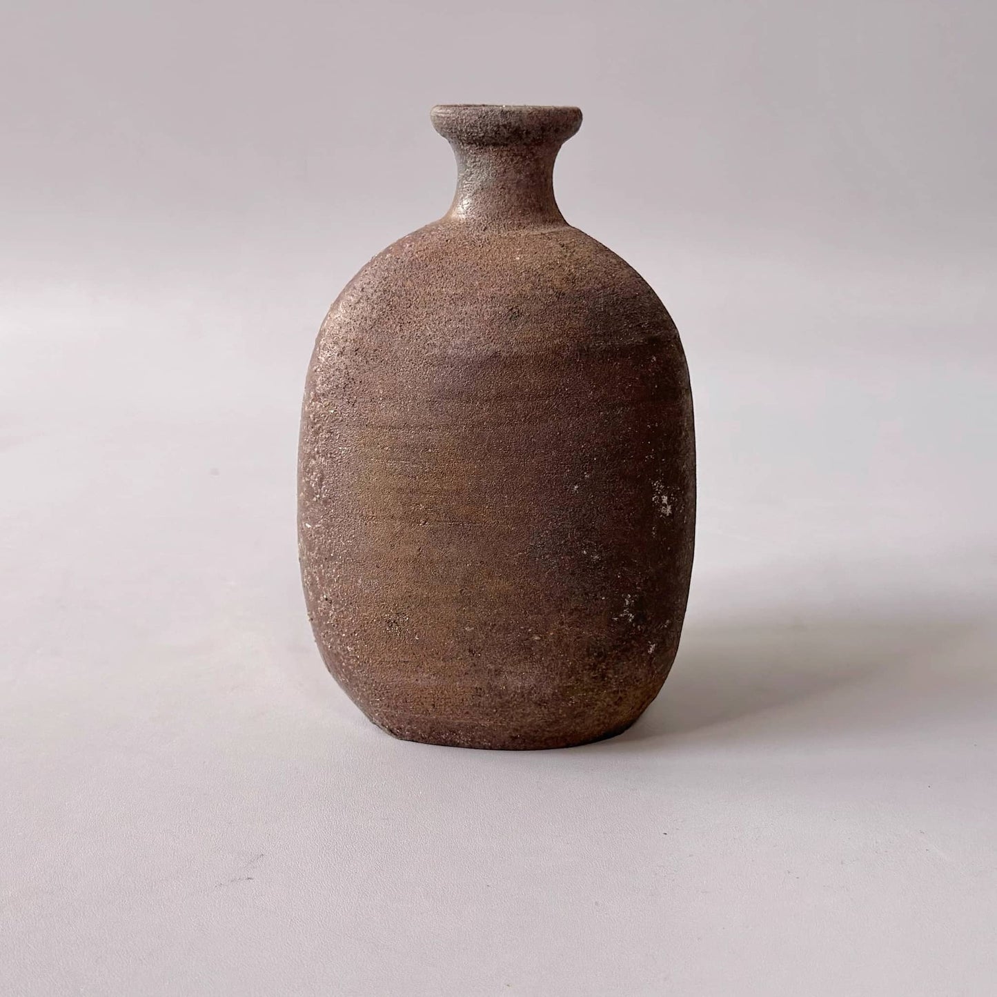 Bizen Ware Tokkuri / Vase (Mitsumi, Okayama – One-of-a-Kind Piece) - Rin Essense 
