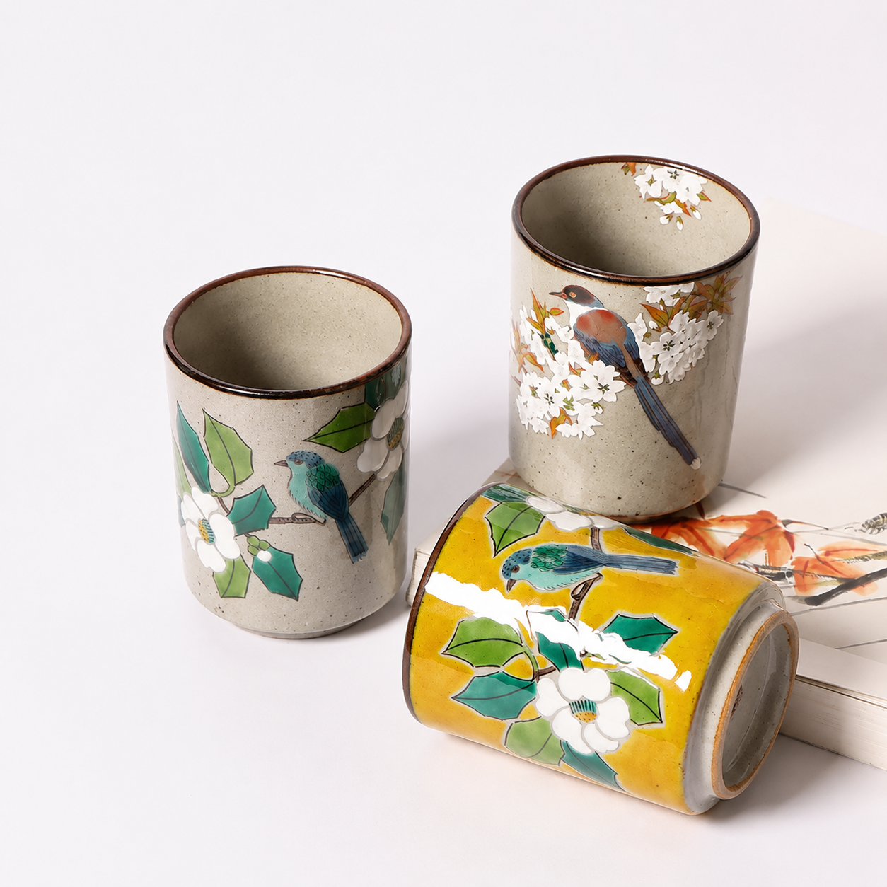 Japanese Kutani Ware Hand-Painted Ceramic Mug – Luxury Floral & Bird Tea Cup, 13 oz Artisan Porcelain, Elegant Gift