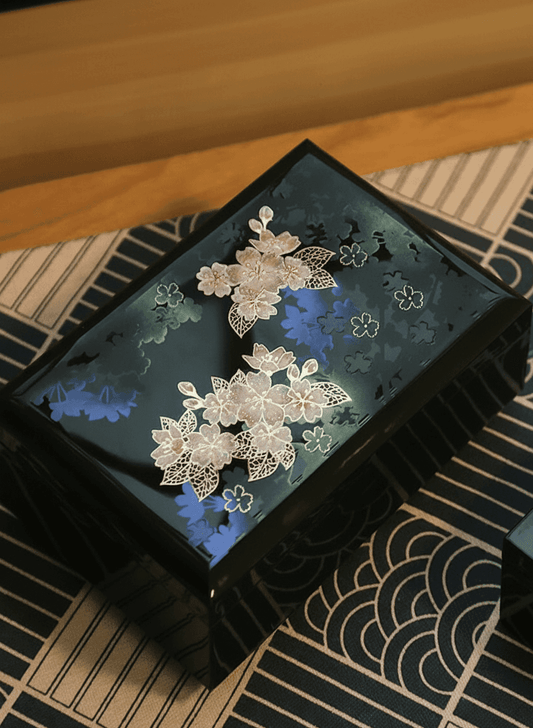 Yamanaka Lacquer Jewelry Box - Rin Essense 