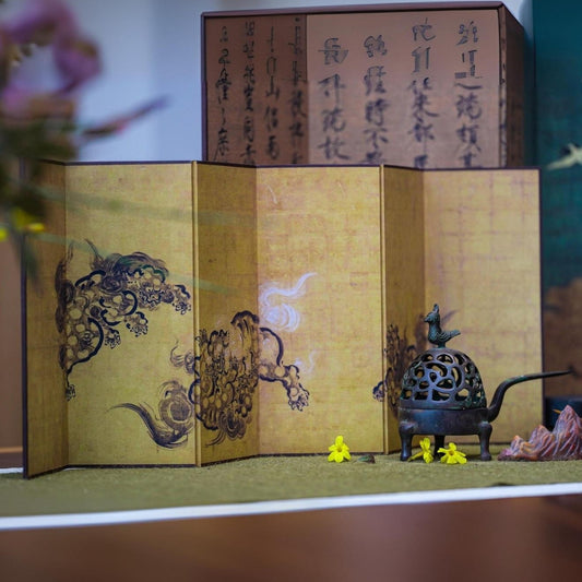 Rin Essense room divider folding screen with traditional Asian dragon design and gold background