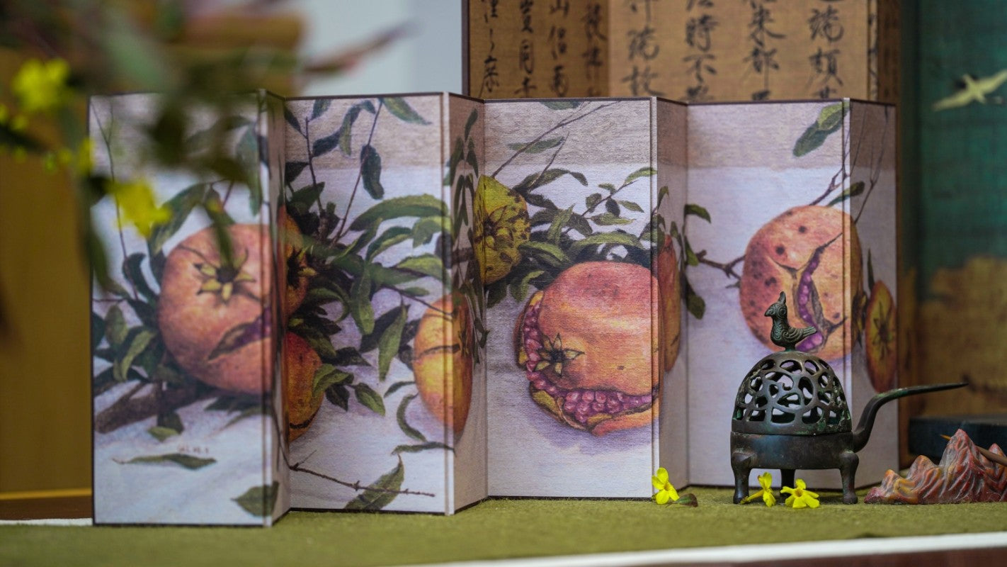 Rin Essense decorative room divider folding screen with fruit and floral design for home décor